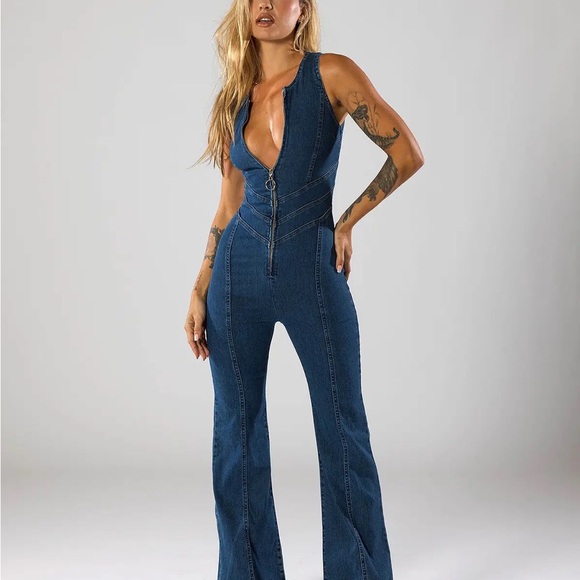 Chic Blue Denim Jumpsuit - Picture 1 of 2